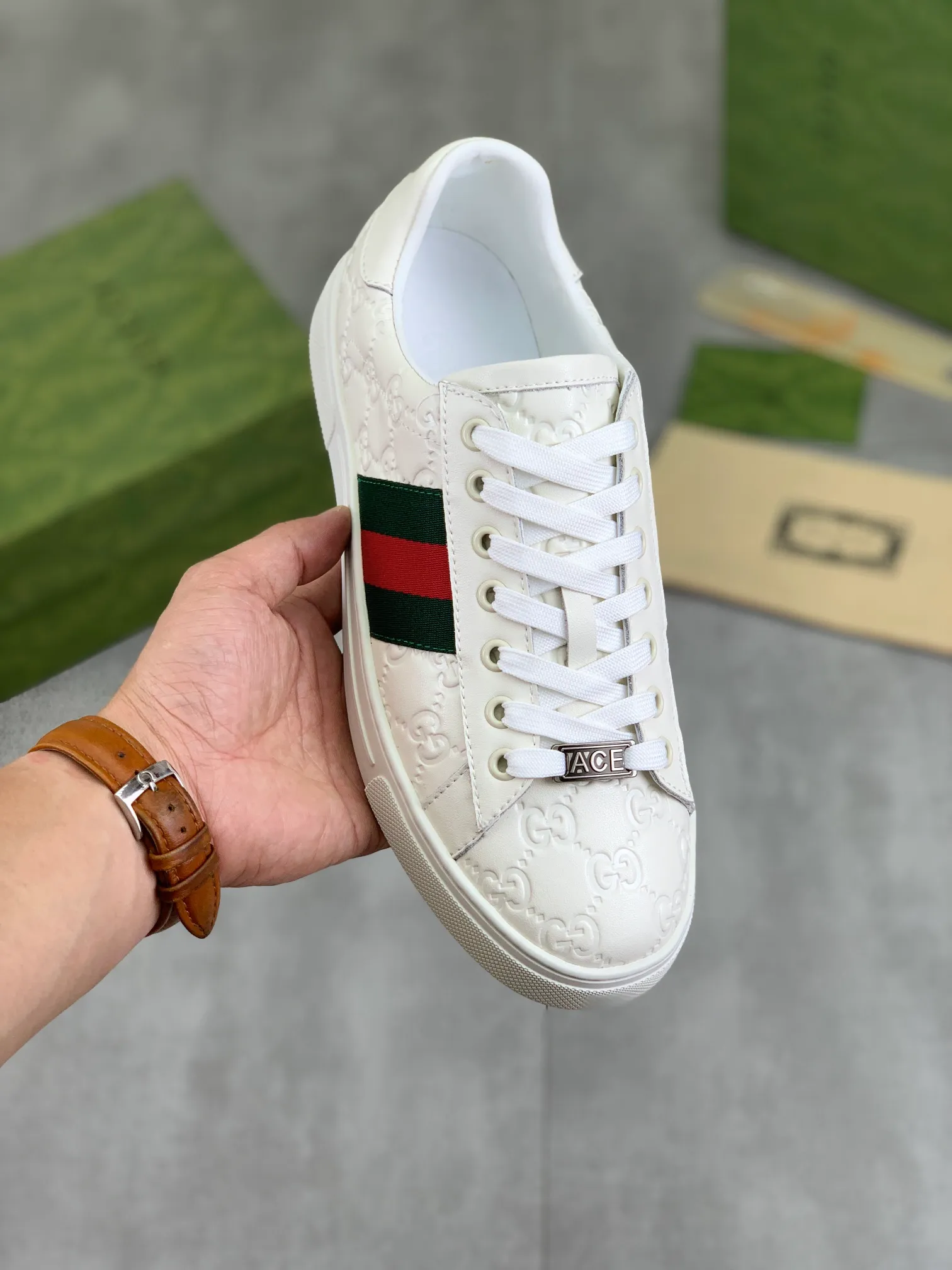 Men's shoes 💰P440💰 [New model] (GUCCI) official website's latest 🎁🎁casual and fashionable men's shoes 👟, hot style 💥 style is simple and elegant, exclusive for trendy men. Unique official website's latest brand double G elements 👑Original Gucci decoration, fashionable and generous, the fabric is original frosted calfskin ✅Fully imported first-layer pigskin lining, the official website specifies wear-resistant, lightweight original rubber casual outsole, the classic model is taken in kind at the counter🎬38-44 4️⃣ colors available